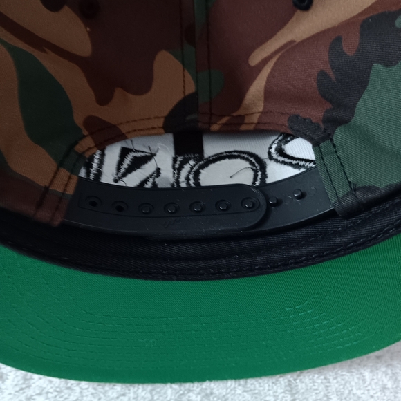 2 ONE - Picture 5 of 6